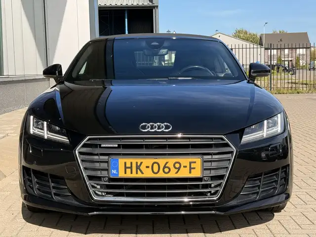 Audi TT view 10