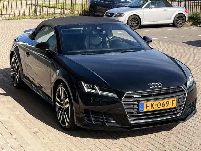 Audi TT view 12