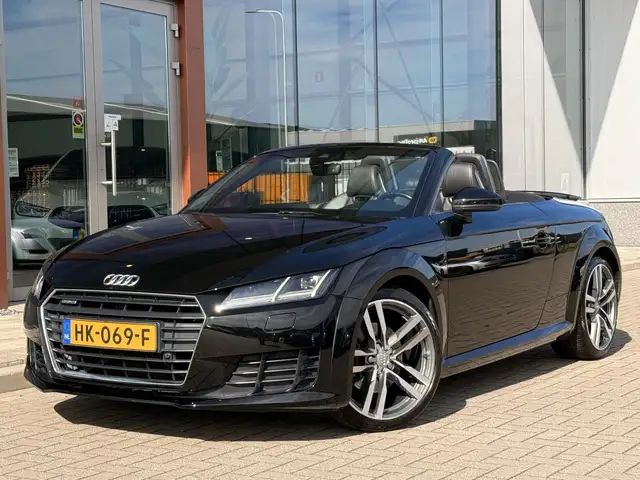 Audi TT view 6
