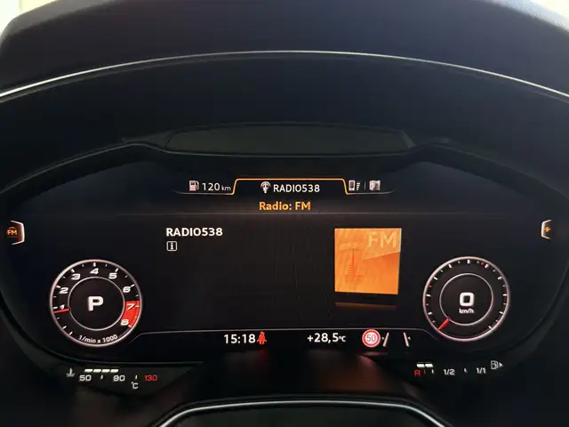 Audi TT view 29