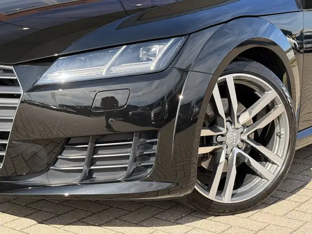 Audi TT view 7