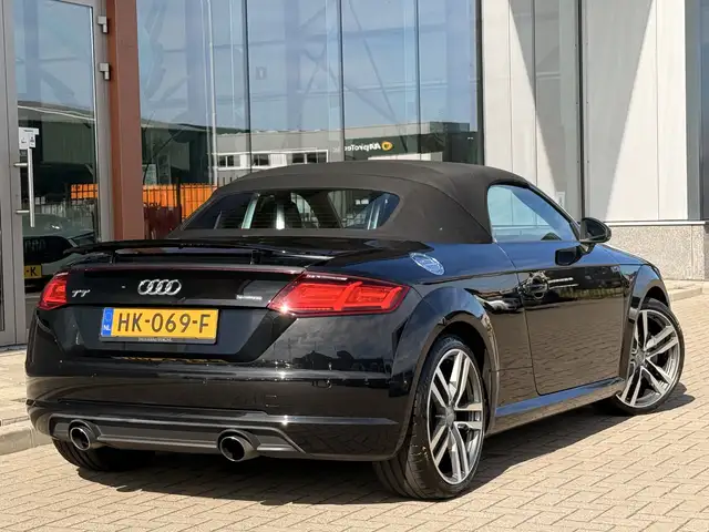 Audi TT view 16