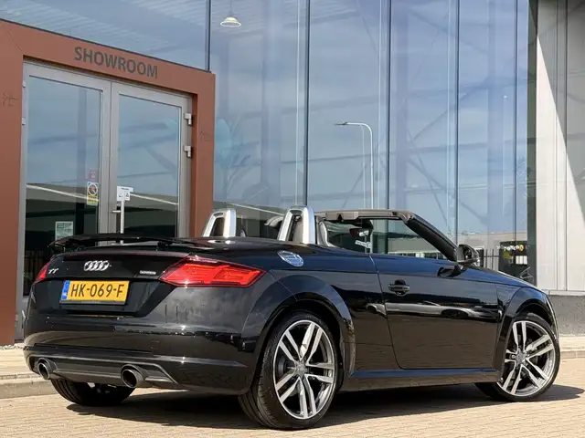 Audi TT view 13