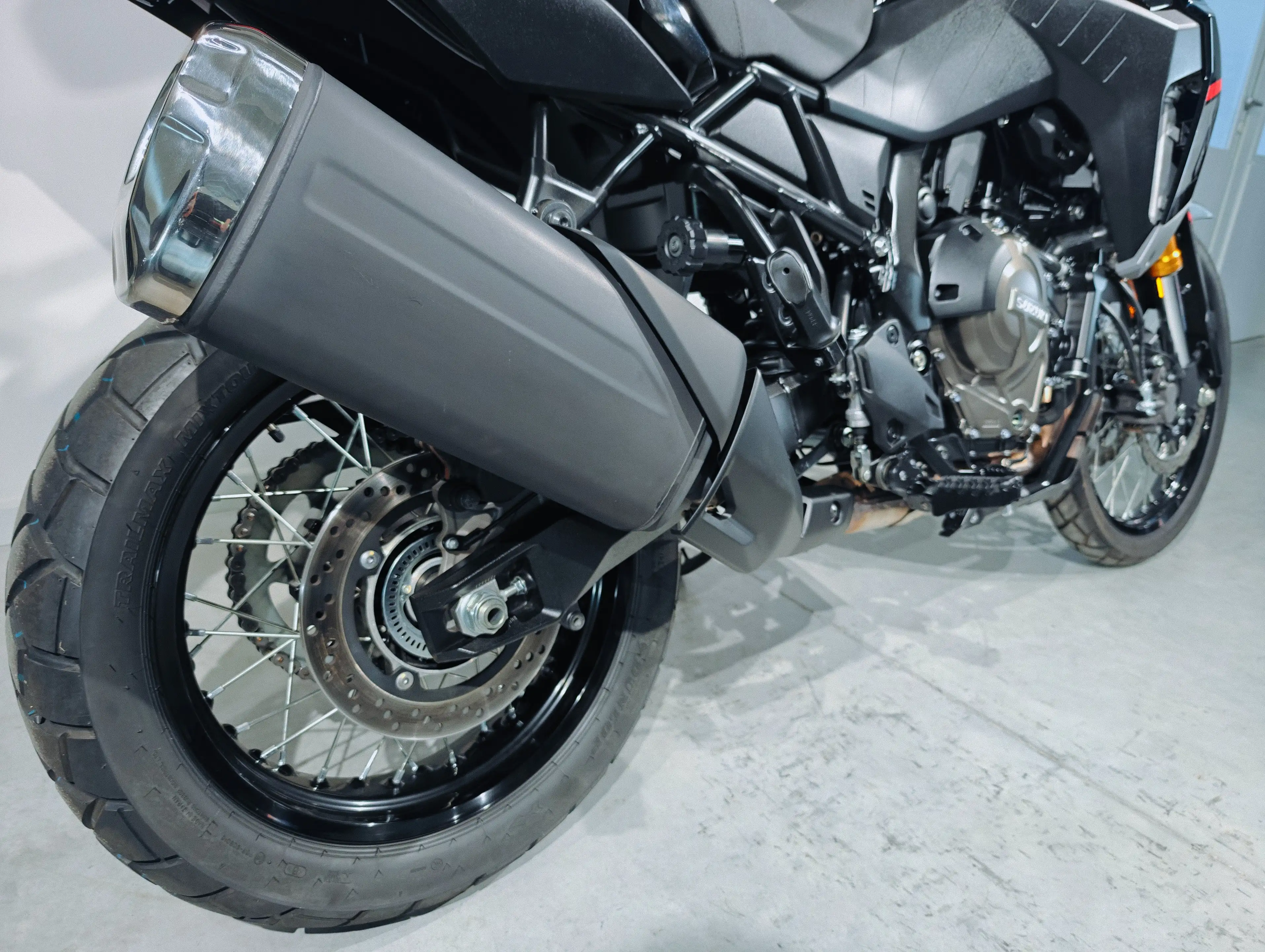 Suzuki V-Strom 800DE — photo 8