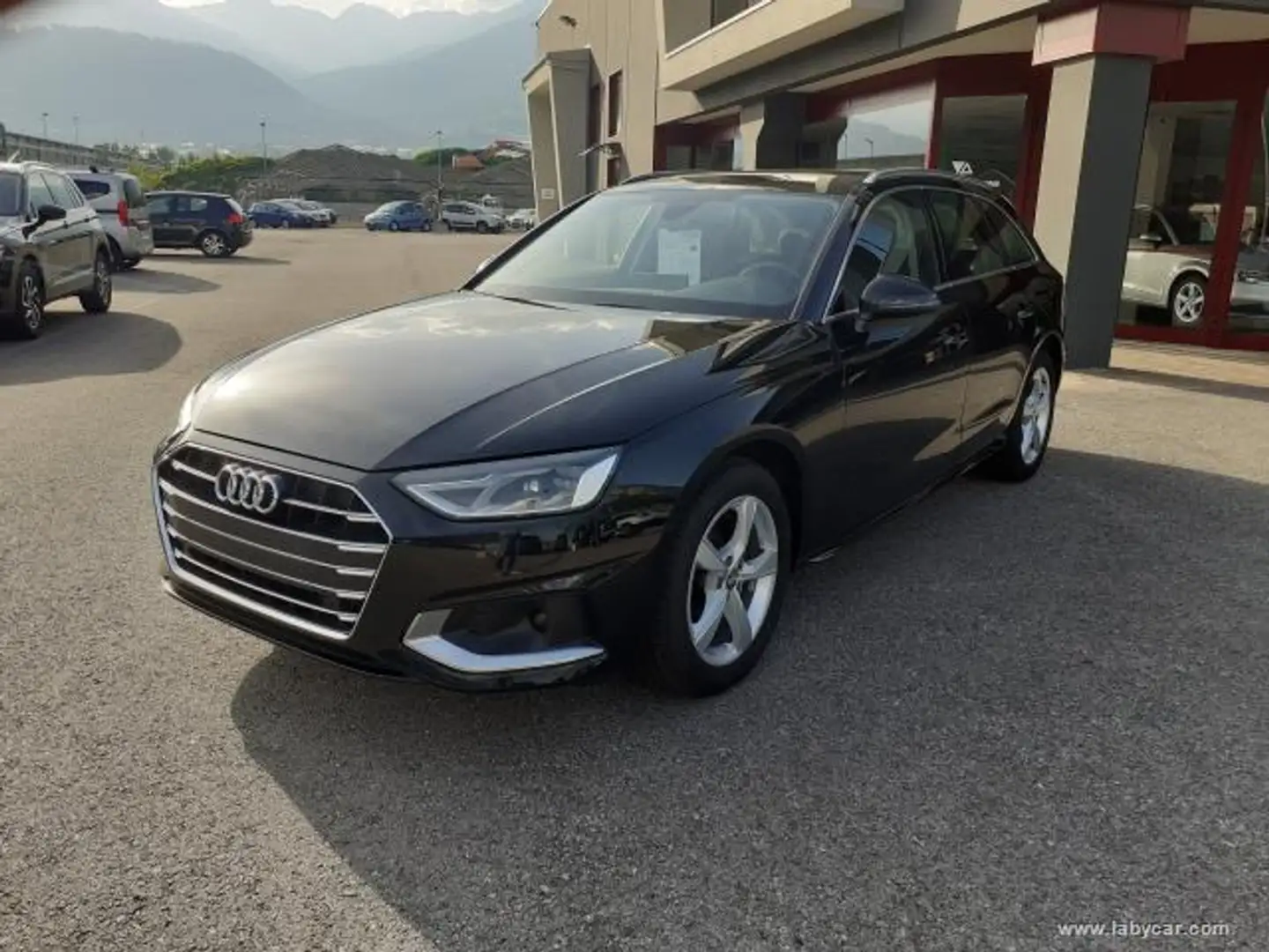 Audi A4 Avant 35 TDI/163CV S tr. Business Adv Nero - 2