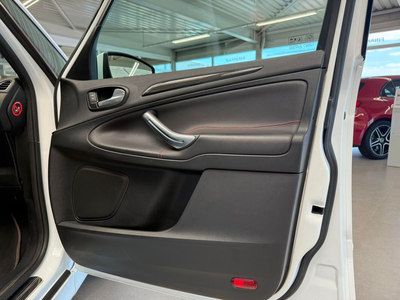 Ford S-Max Titanium S (02.2010->) — photo 11
