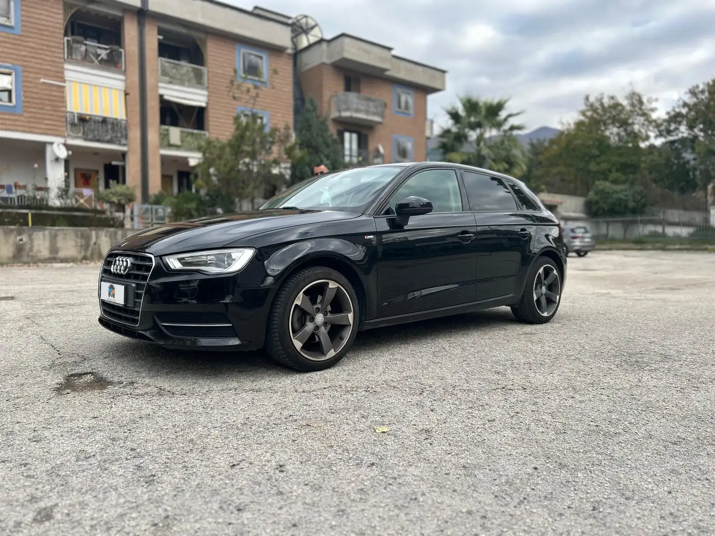 Audi A3 Sportback 1.6 tdi 110cv S LINE Negro - 1