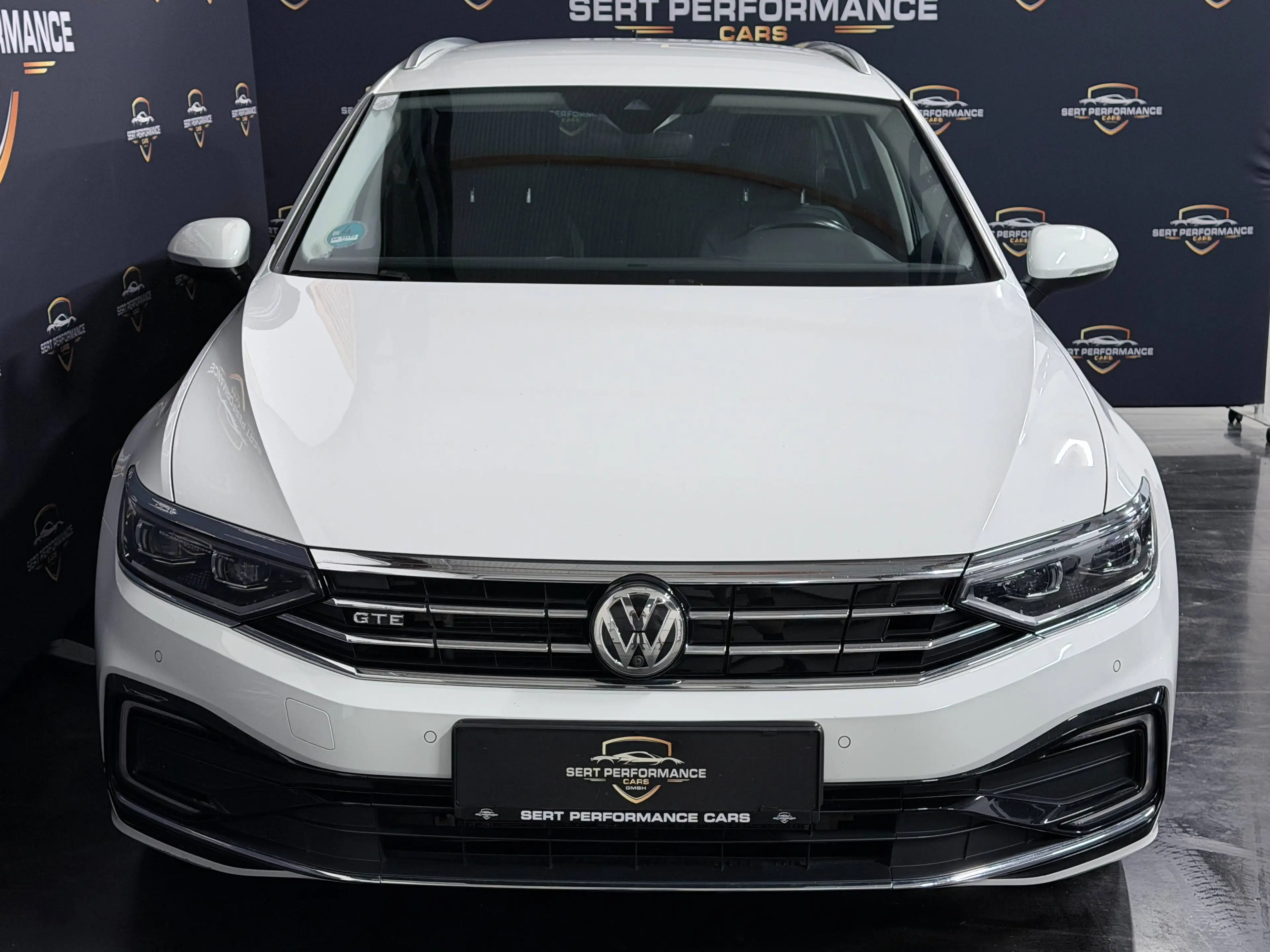 Volkswagen Passat Variant GTE — photo 5