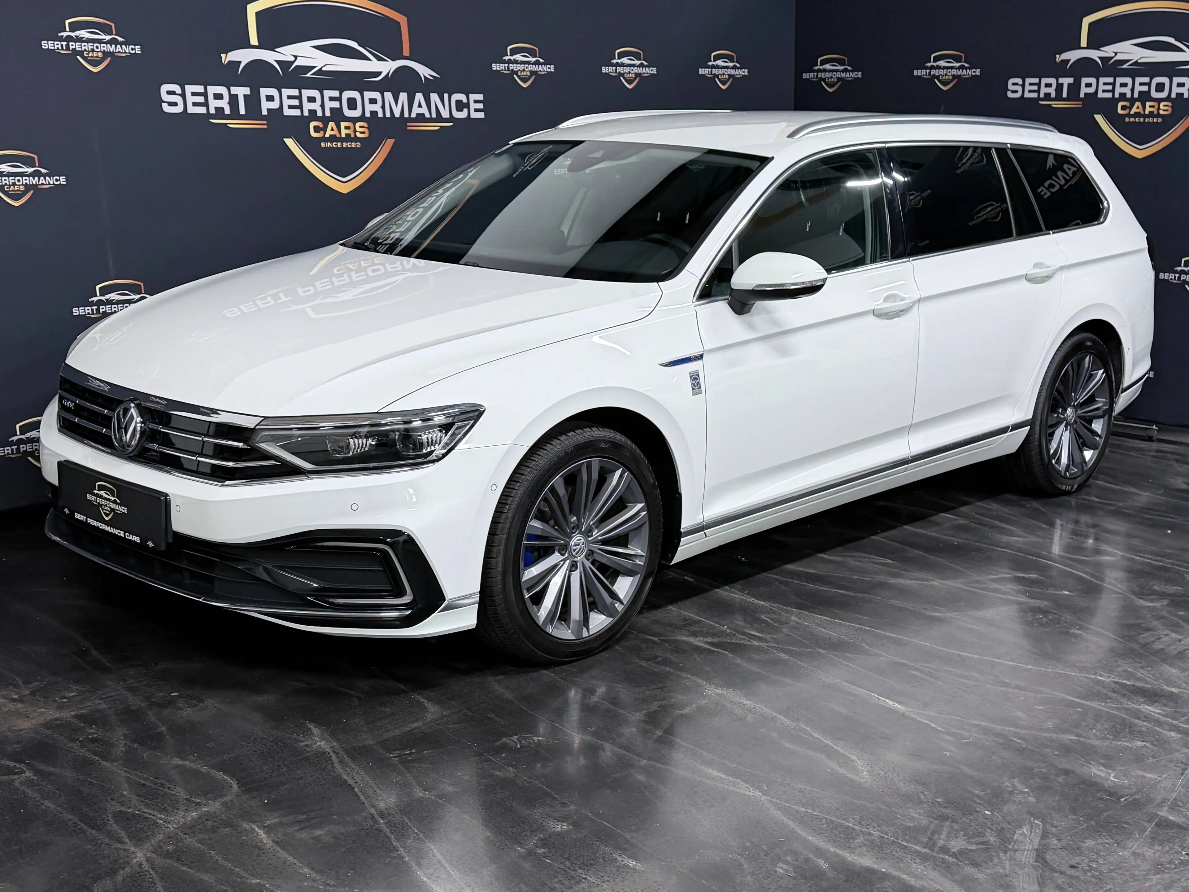 Volkswagen Passat Variant GTE — photo 4