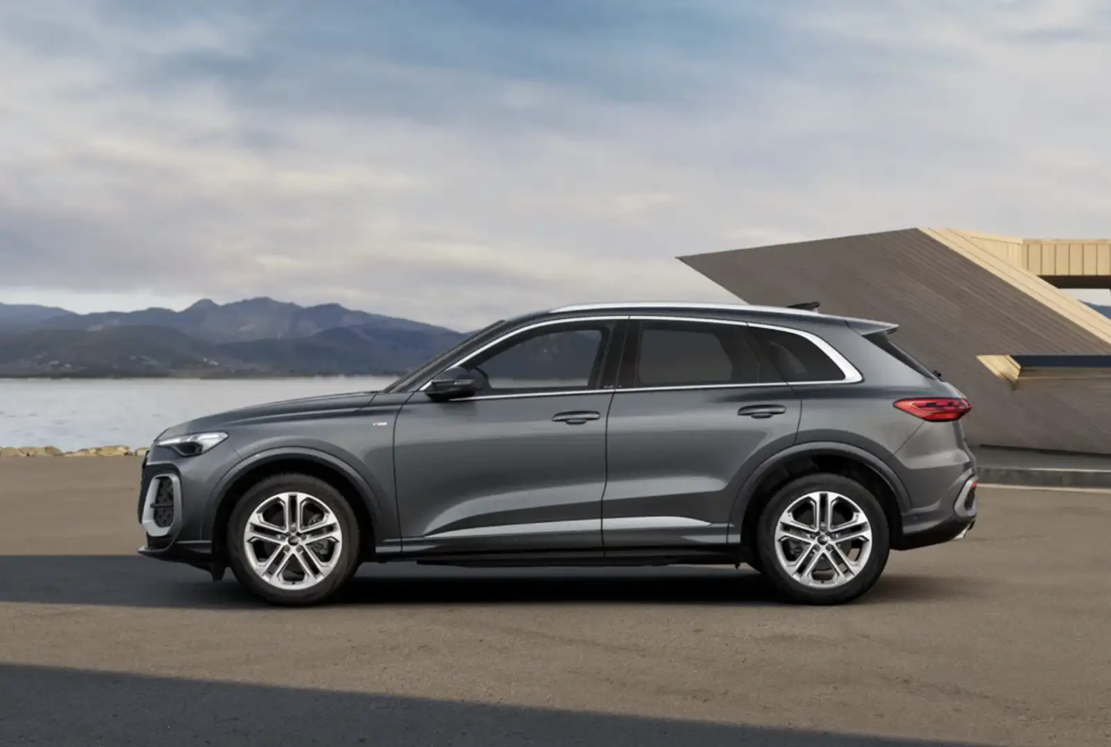 Audi Q5 TFSI S tronic S line 150kW Gris - 2