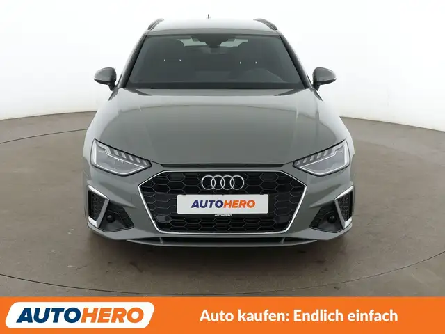 Audi A4 view 9