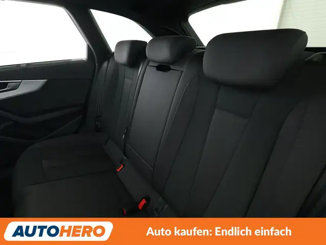 Audi A4 view 14