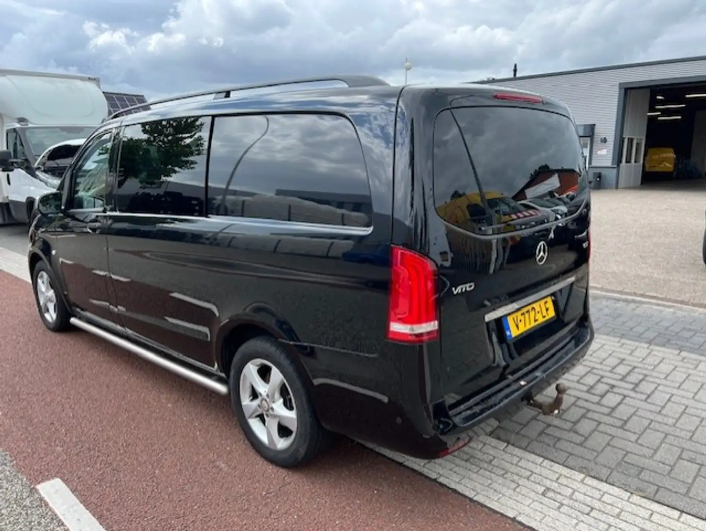 Mercedes-Benz Vito 114 CDI Lang DC 5P AUTOM. AIRCO KLIMA EURO6 Zwart - 2