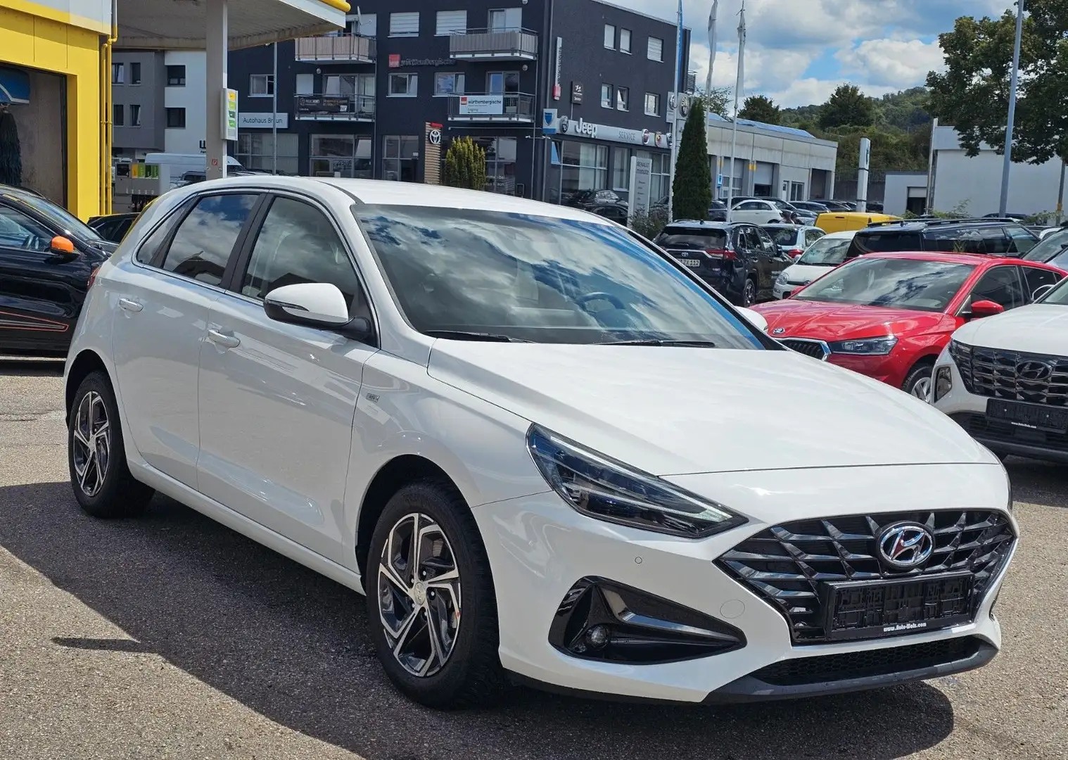 Hyundai i30 1,5 T-GDI Mild-Hybrid Smart Weiß - 1