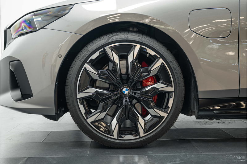 BMW 550 5 Serie Touring 550e xDrive M Sport Automaat / Tre — photo 11