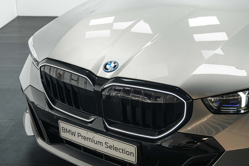 BMW 550 5 Serie Touring 550e xDrive M Sport Automaat / Tre — photo 13