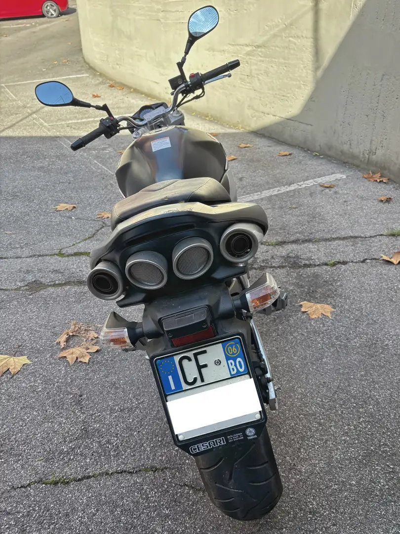 Suzuki GSR 600 Nero - 2