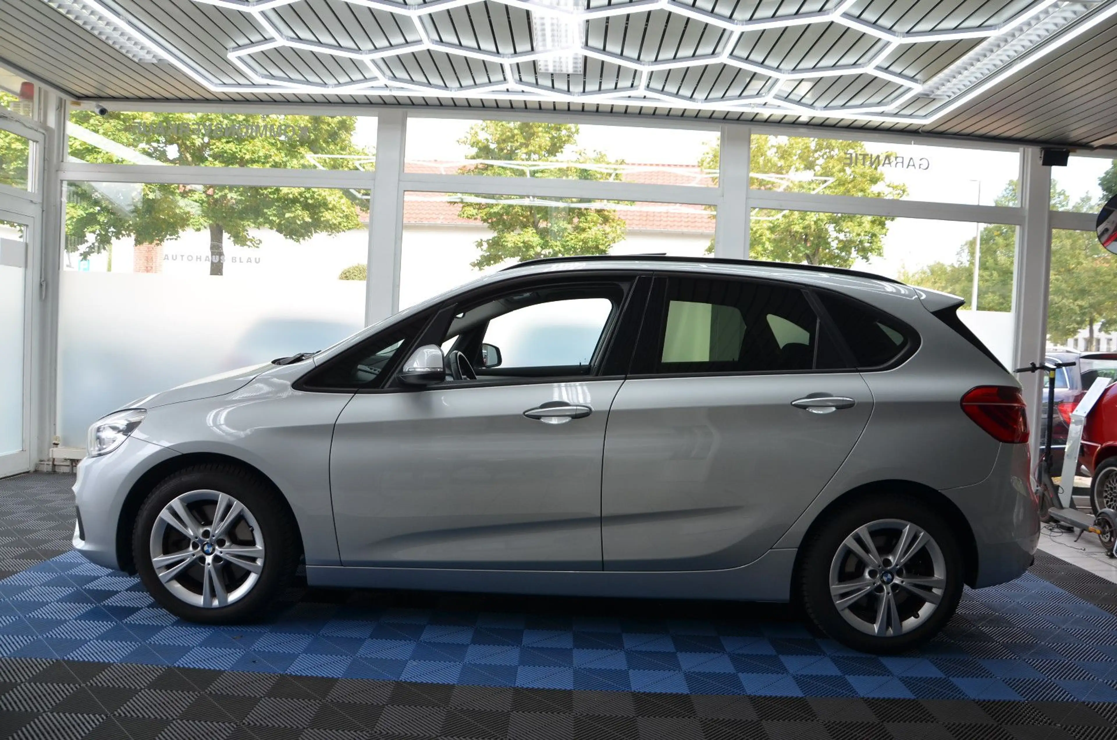 BMW 225 i Active Tourer *AUTOMATIK*PANO*LED*51TKM! — photo 7