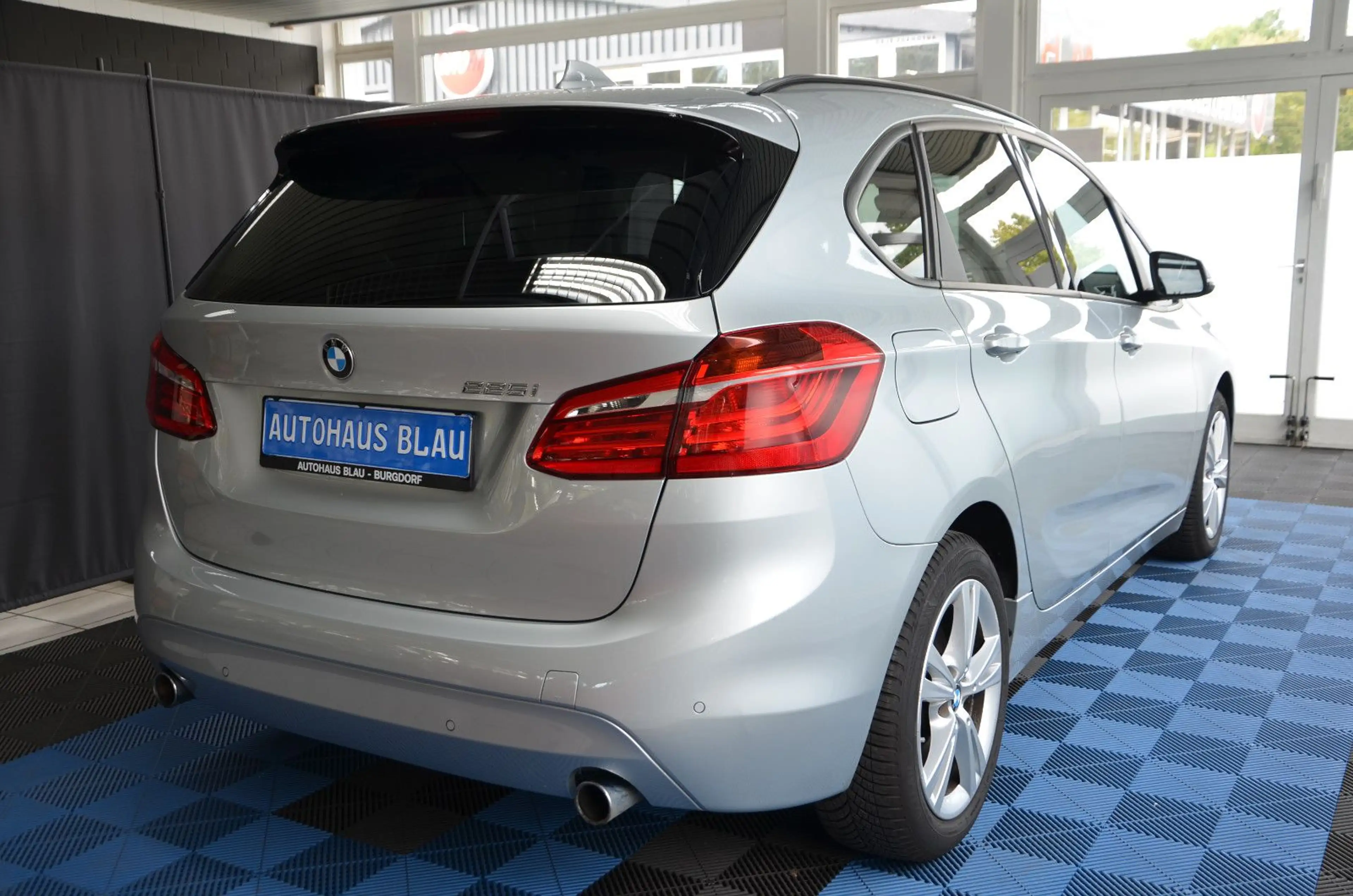 BMW 225 i Active Tourer *AUTOMATIK*PANO*LED*51TKM! — photo 4
