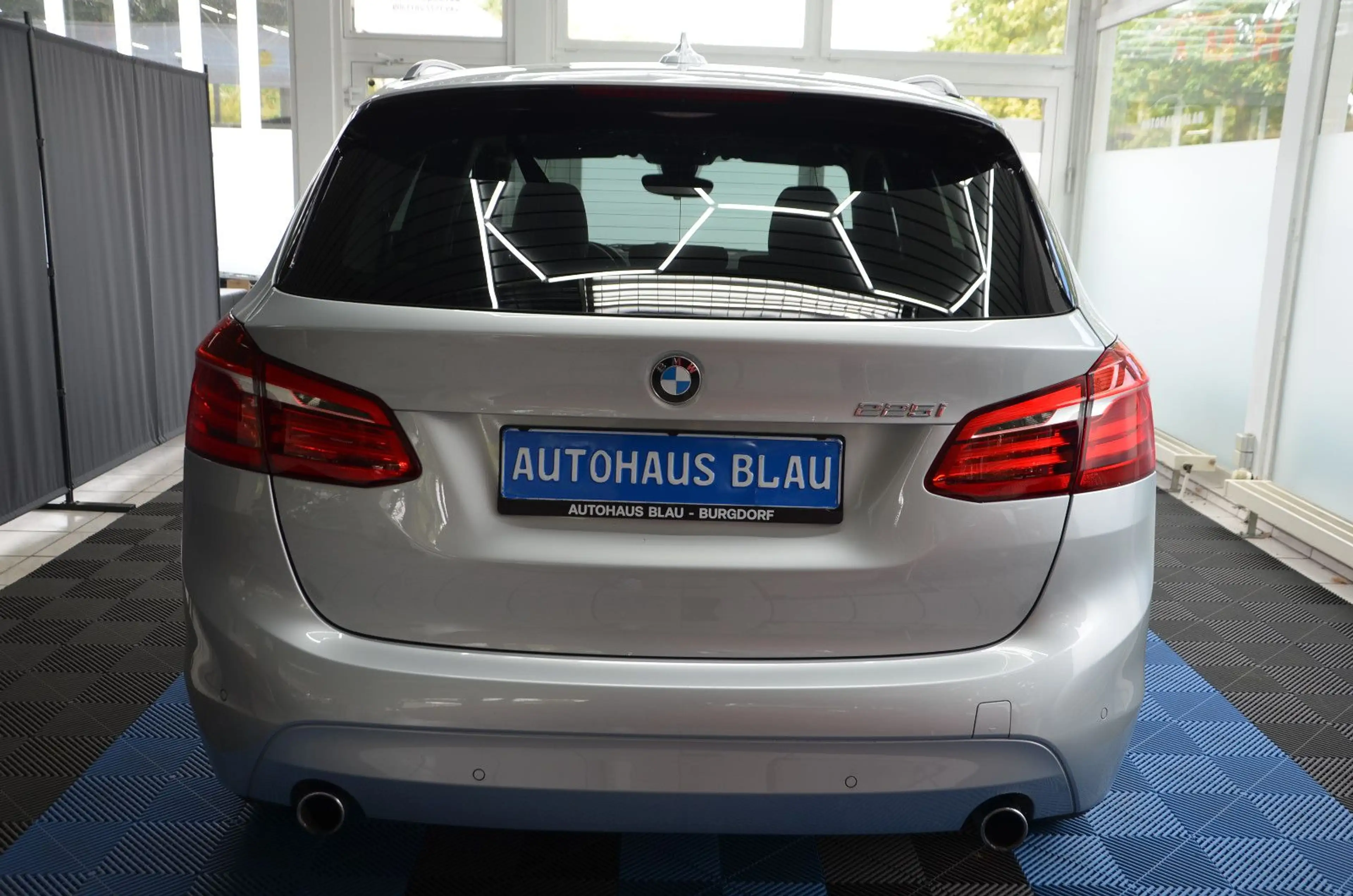 BMW 225 i Active Tourer *AUTOMATIK*PANO*LED*51TKM! — photo 5
