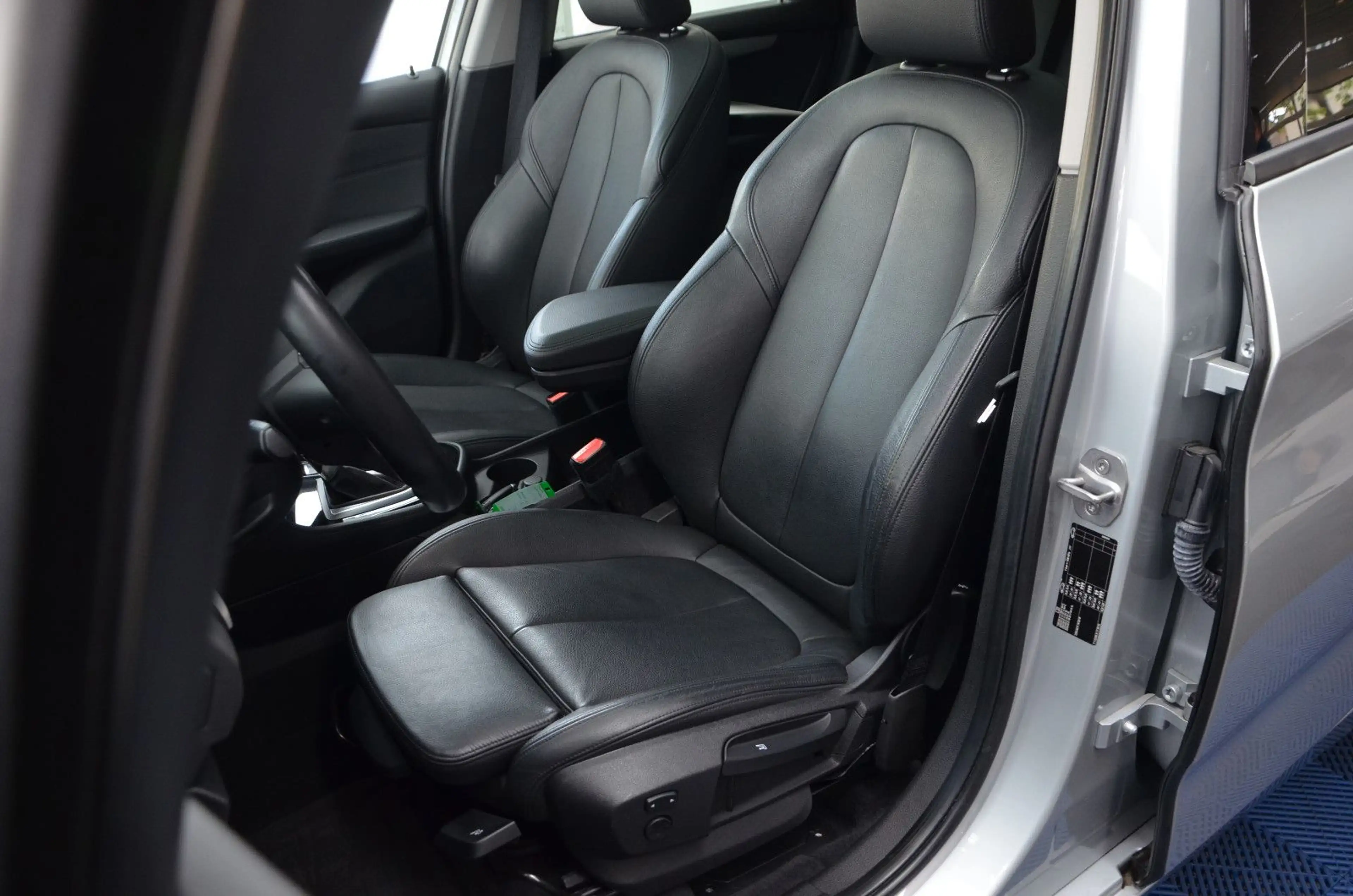 BMW 225 i Active Tourer *AUTOMATIK*PANO*LED*51TKM! — photo 9