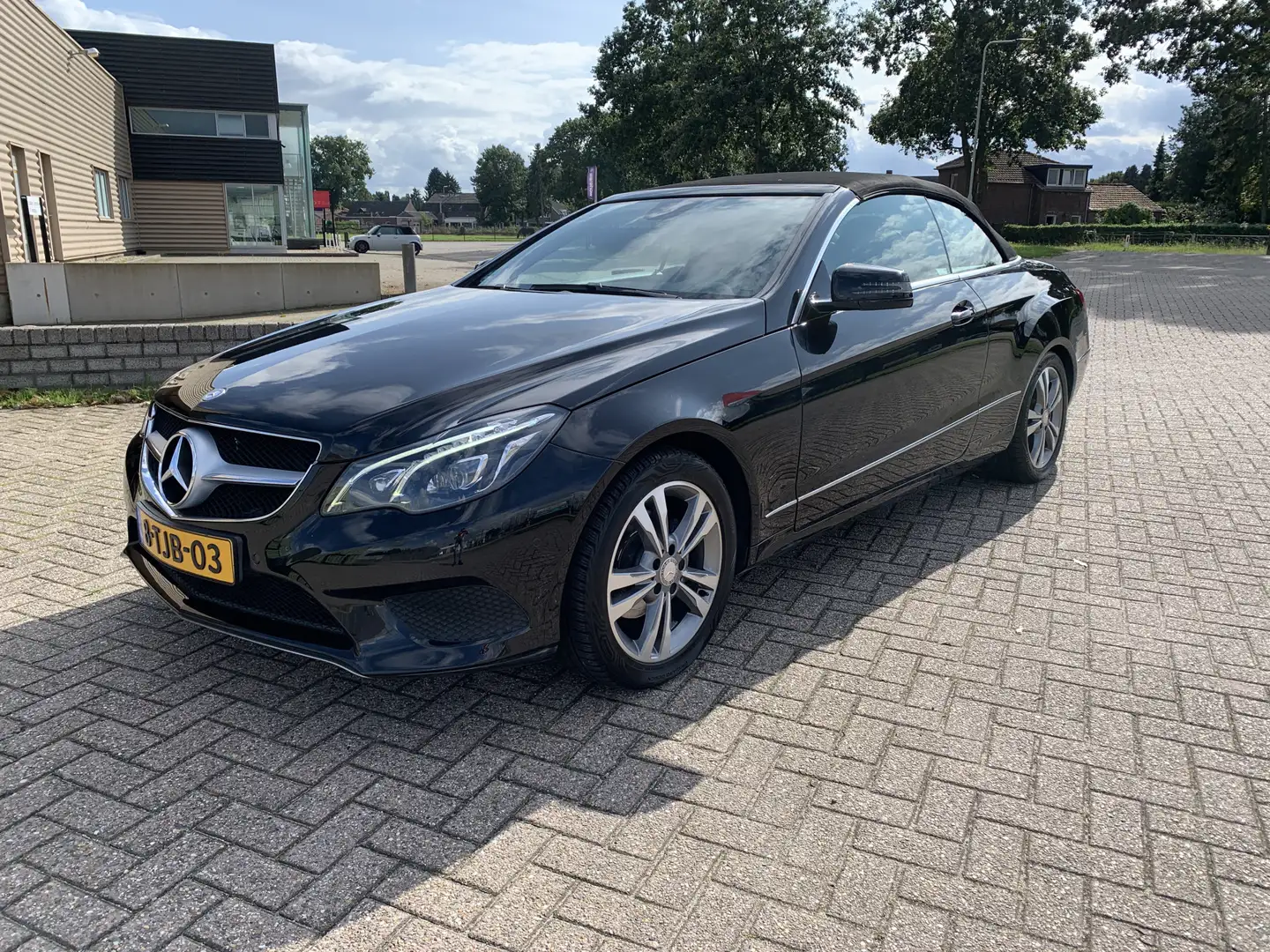 Mercedes-Benz E 200 Cabrio Ambition Automaat [navi,trekhaak,leer,ecc,x Zwart - 1