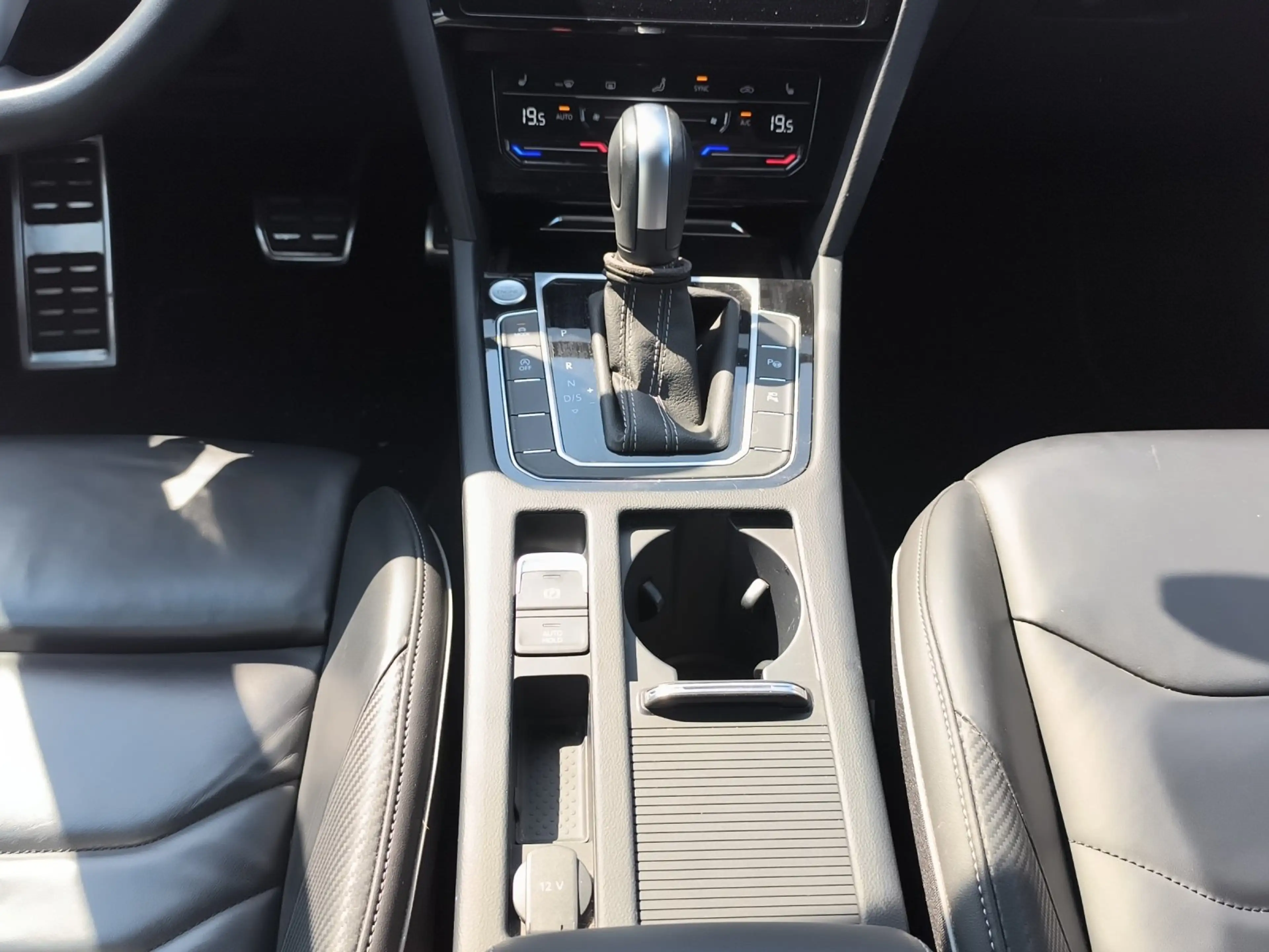 Volkswagen Arteon SB 2.0 TDI DSG R-Line PANO NAVI MATRIX ACC LEDER 1 — photo 19