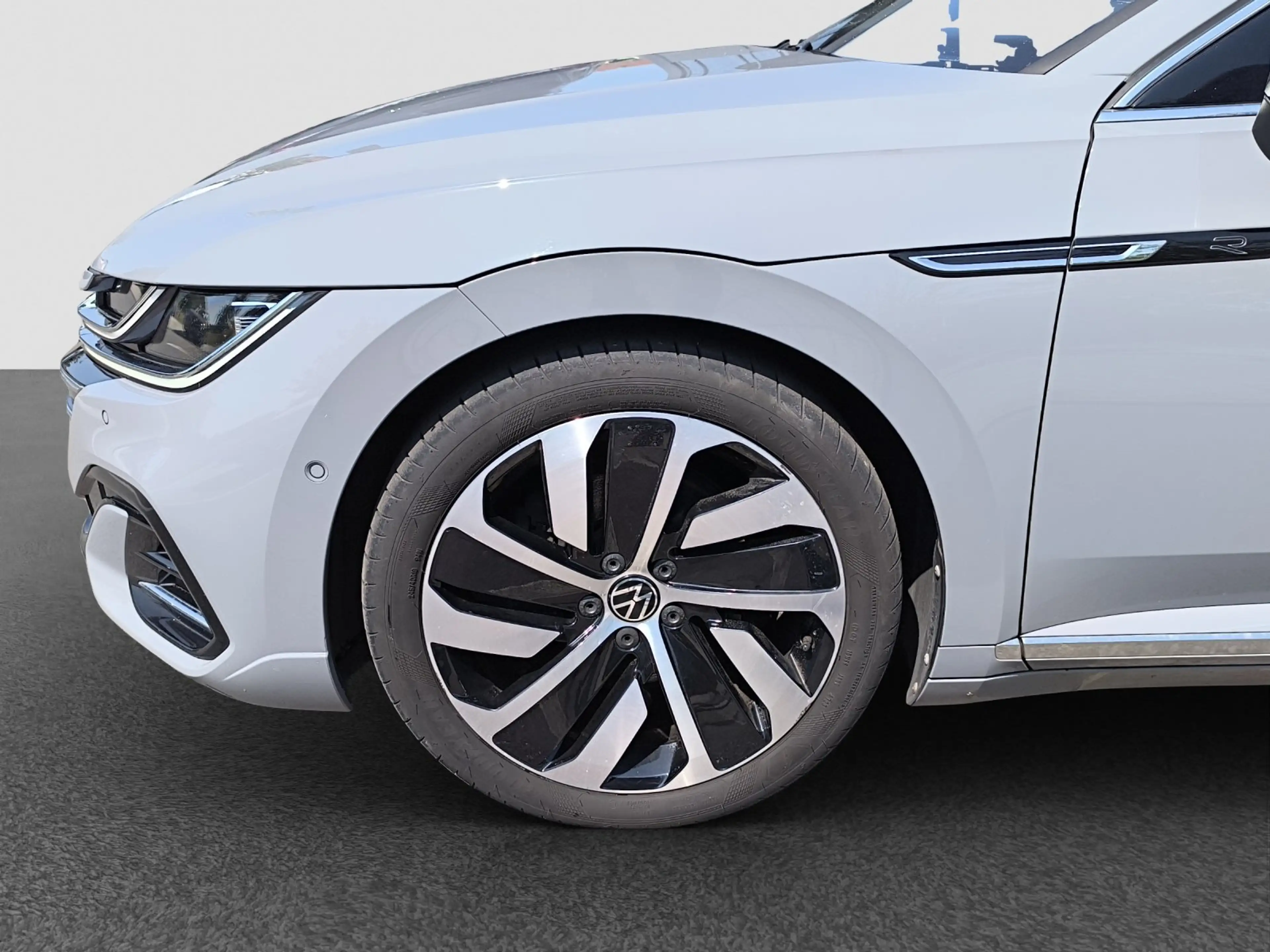 Volkswagen Arteon SB 2.0 TDI DSG R-Line PANO NAVI MATRIX ACC LEDER 1 — photo 12