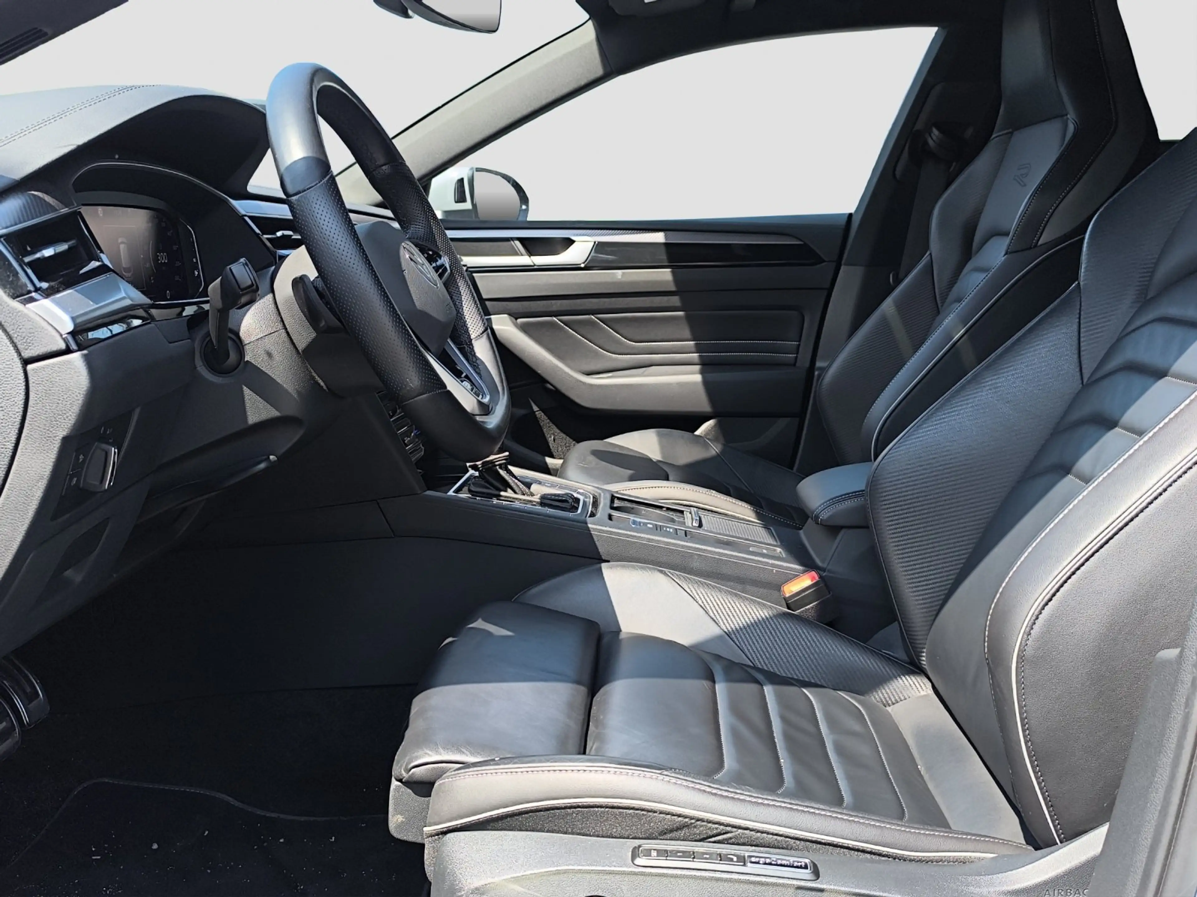 Volkswagen Arteon SB 2.0 TDI DSG R-Line PANO NAVI MATRIX ACC LEDER 1 — photo 13