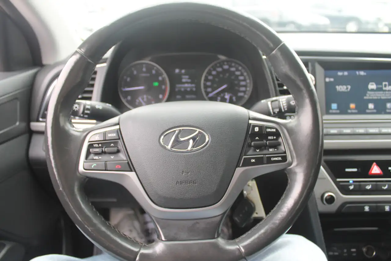 Hyundai ELANTRA снимка Hyundai ELANTRA