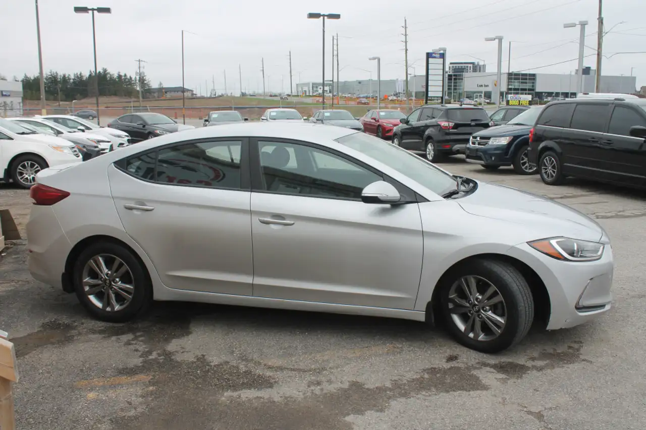 Hyundai ELANTRA снимка Hyundai ELANTRA