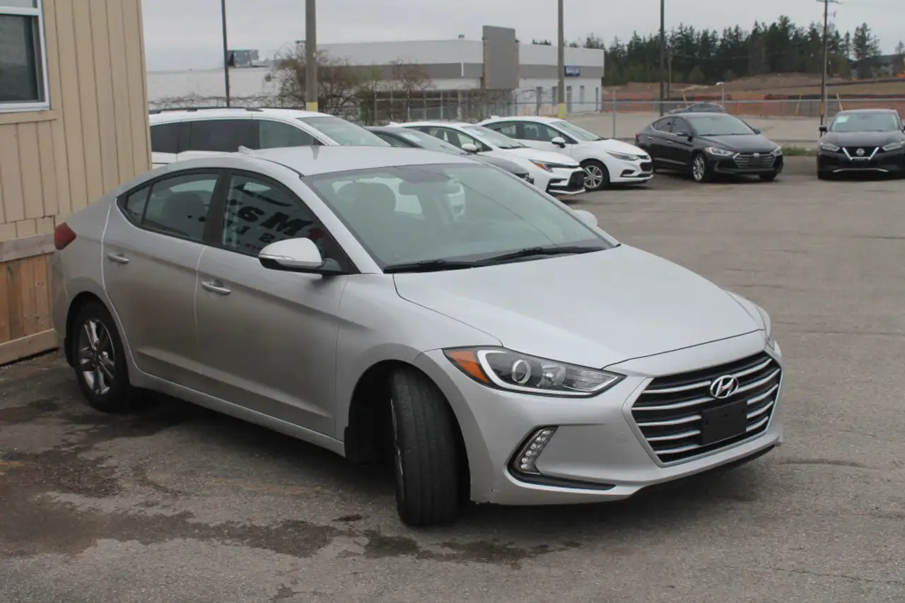Hyundai ELANTRA снимка Hyundai ELANTRA
