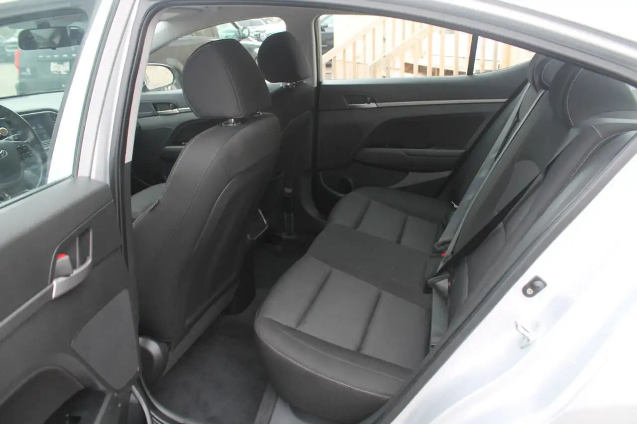 Hyundai ELANTRA снимка Hyundai ELANTRA
