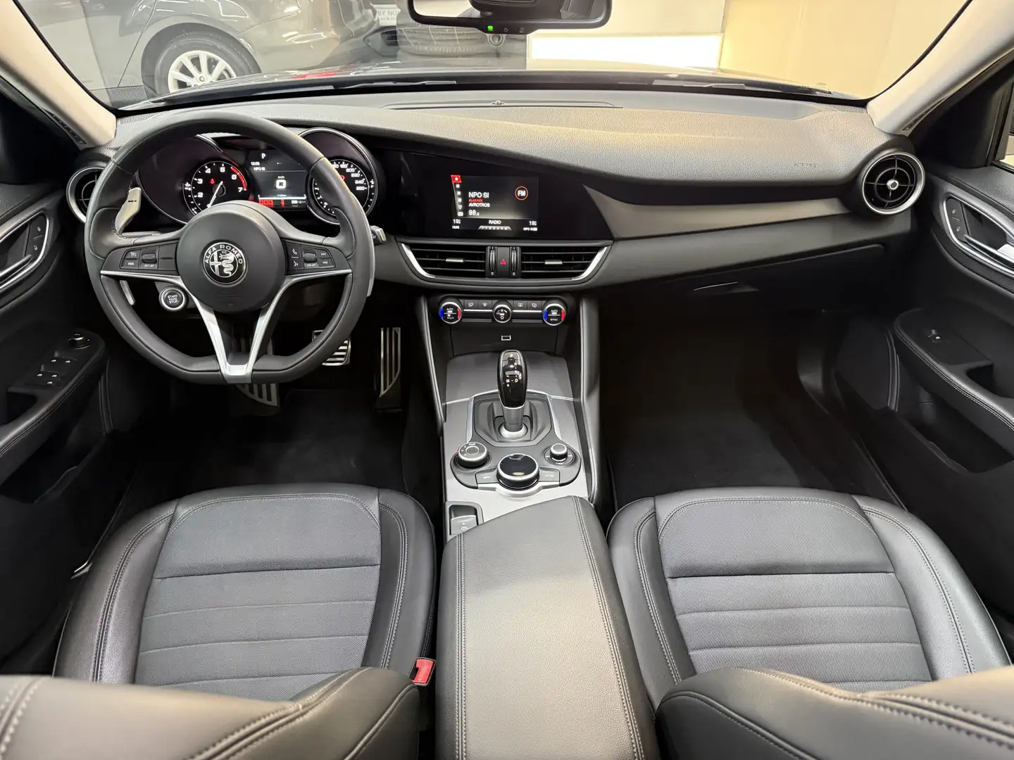 Alfa Romeo Giulia 2.0T Super, 200pk, 2017, 2de eigenaar, Panoramadak Grau - 2