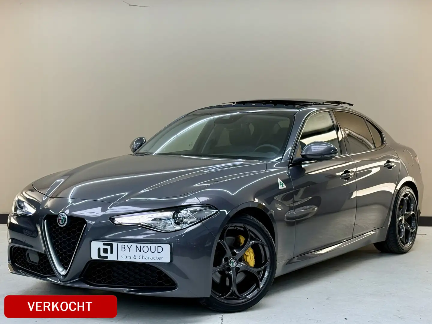 Alfa Romeo Giulia 2.0T Super, 200pk, 2017, 2de eigenaar, Panoramadak Grau - 1