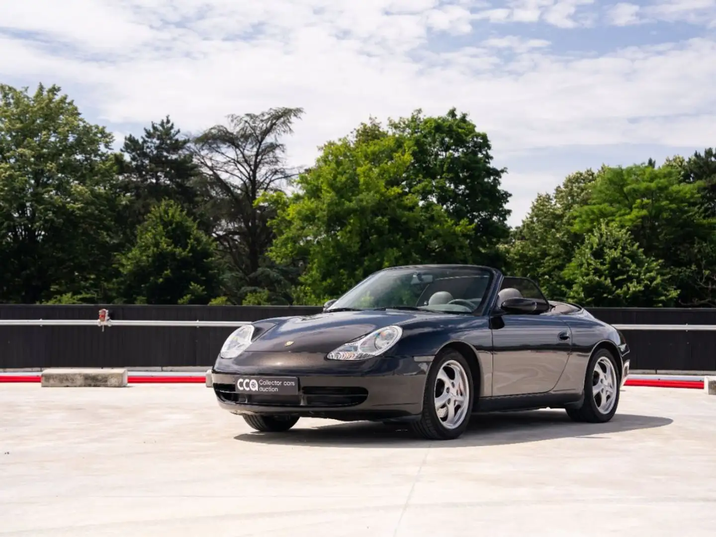Porsche 911 Porsche 911 type 996 Carrera 4 cabriolet - 1