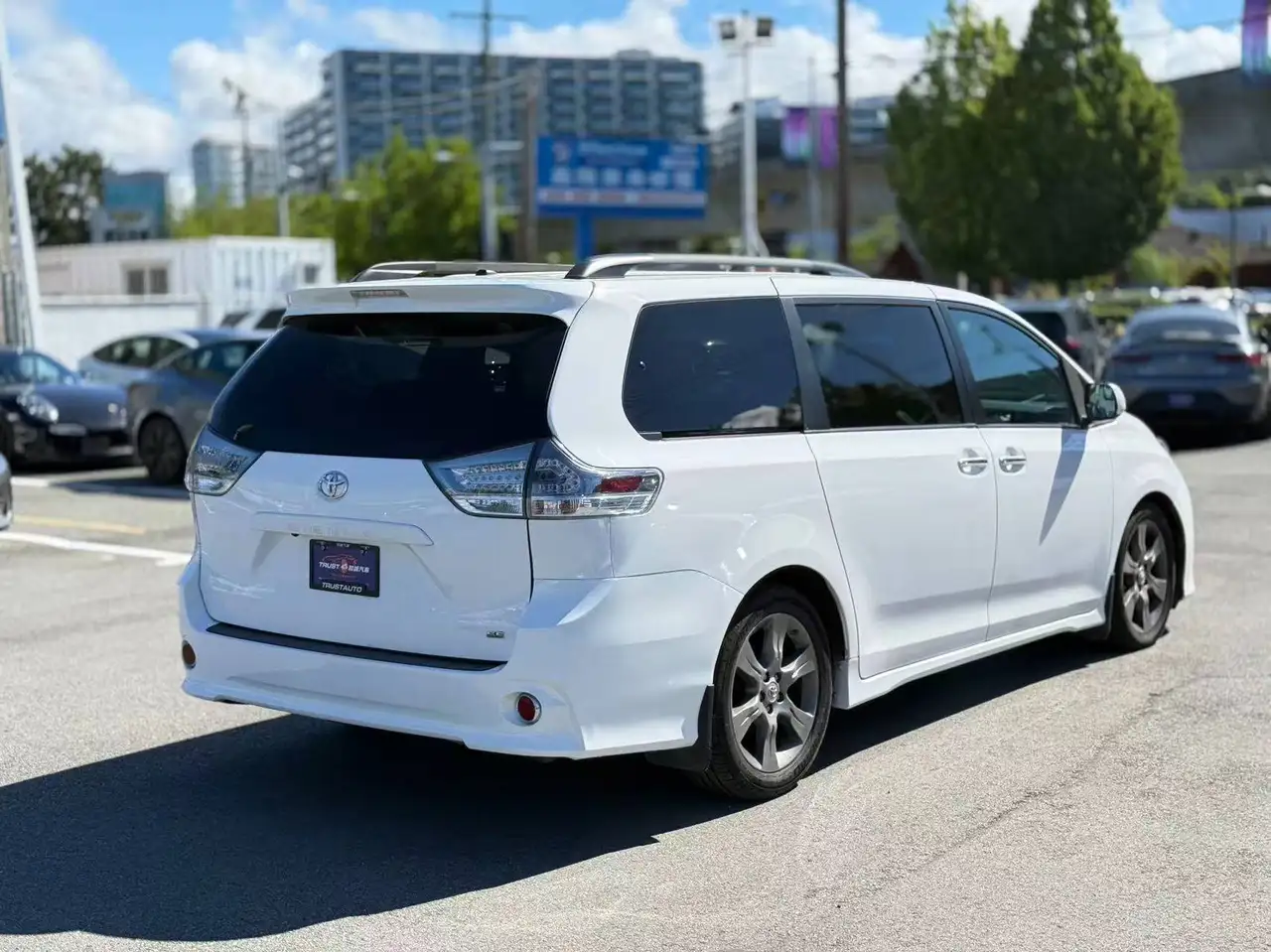 Toyota Sienna fotografie Toyota Sienna