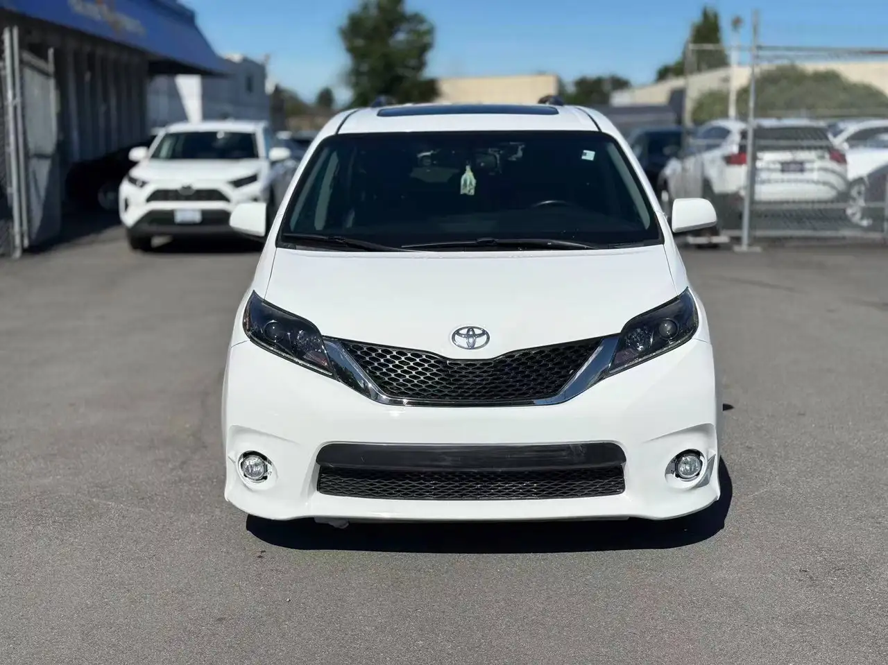 Toyota Sienna fotografie Toyota Sienna