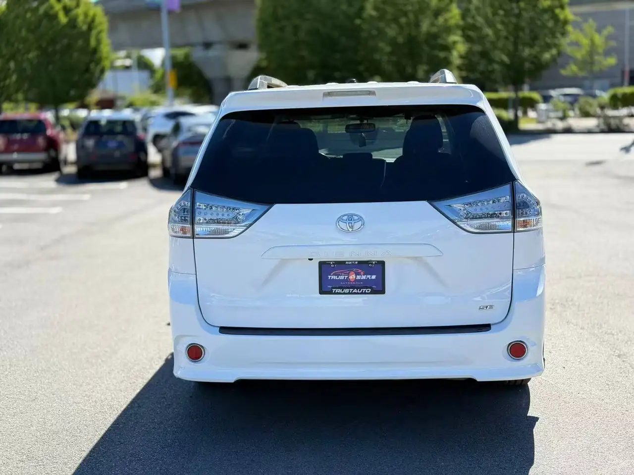 Toyota Sienna fotografie Toyota Sienna