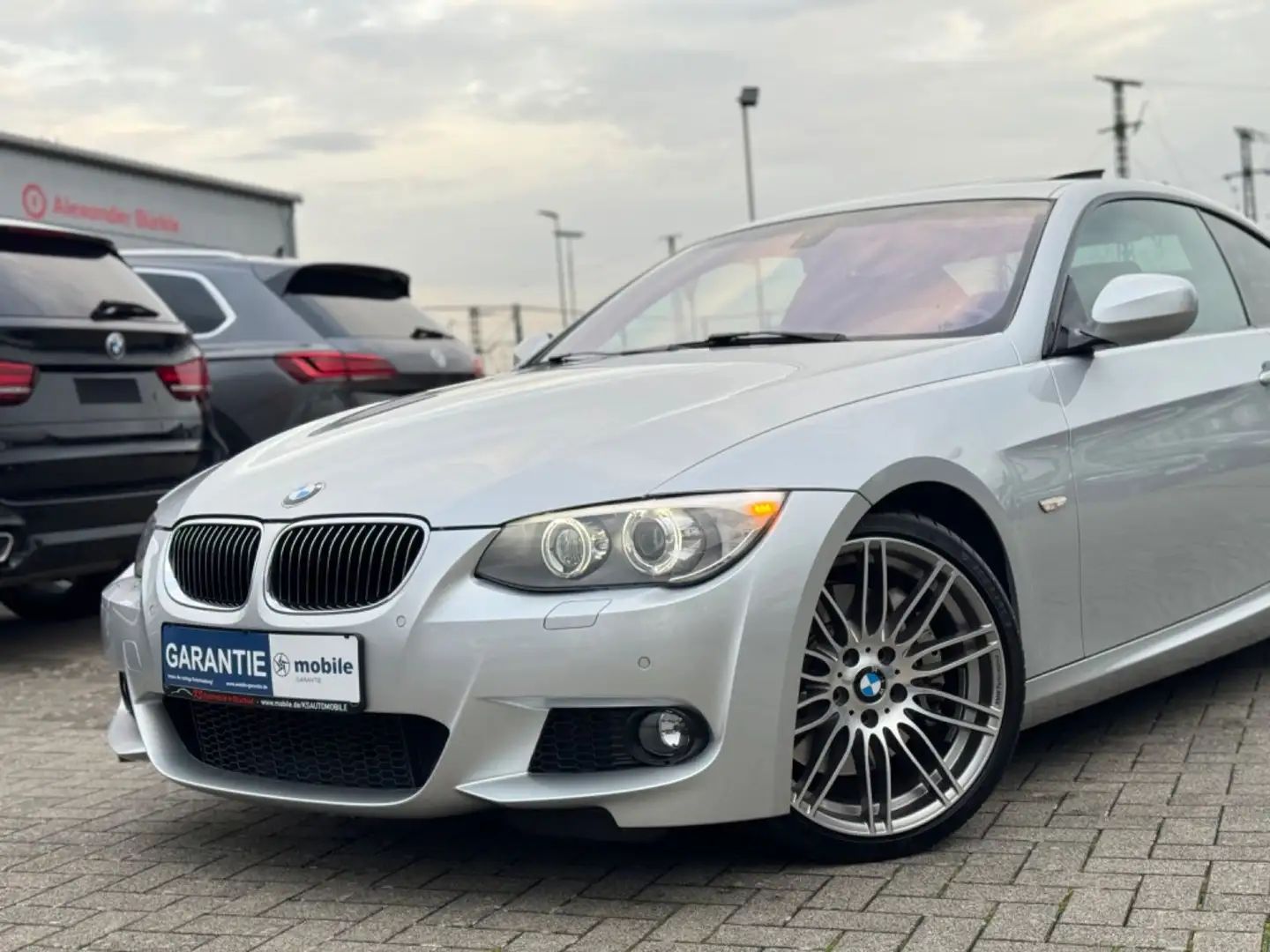 BMW 335 i Coupé DKG M-Paket *GSD*Kamera*M-ESD*1.Hand* Silber - 2