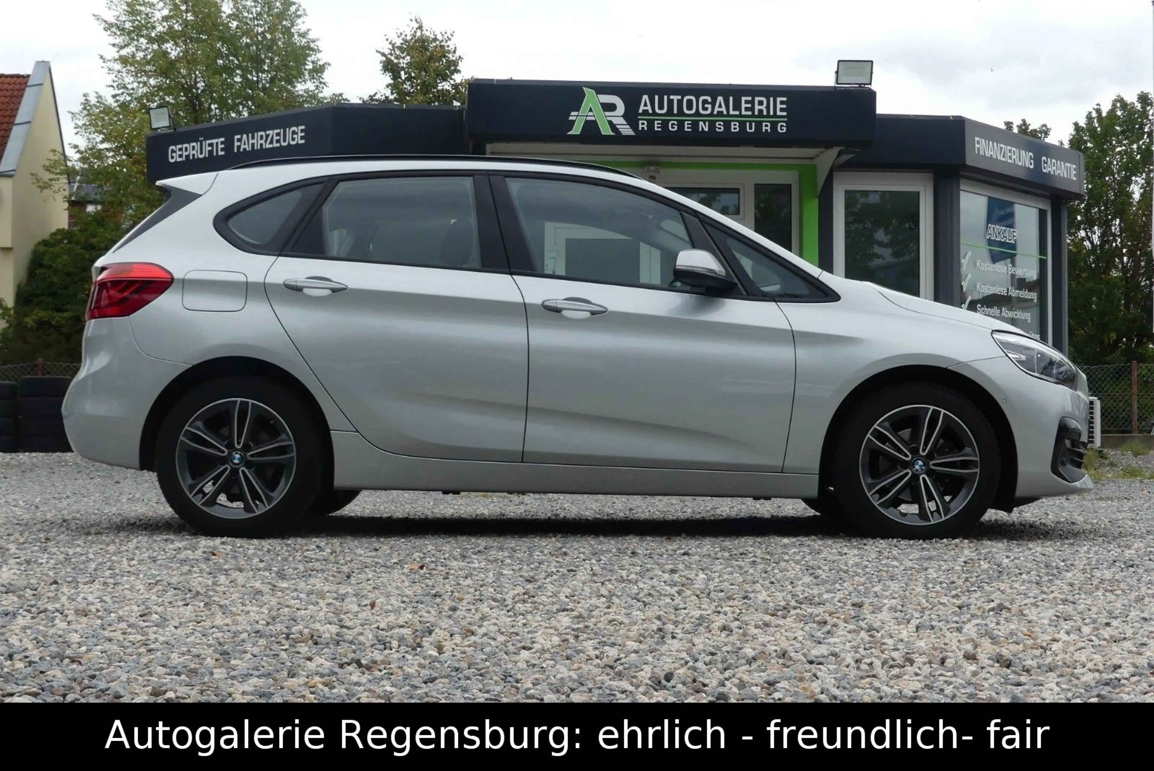 BMW 216 d Active Tourer *SPORT-LINE*LED*NAVI*AHK*PDC* — photo 3
