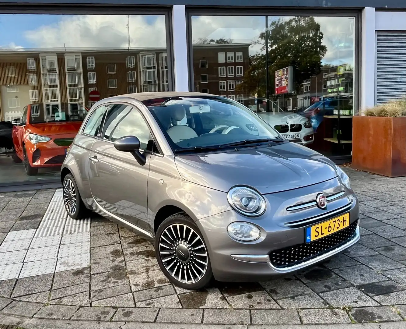 Fiat 500 500 Cabrio Lounge 80PK Grijs - 1