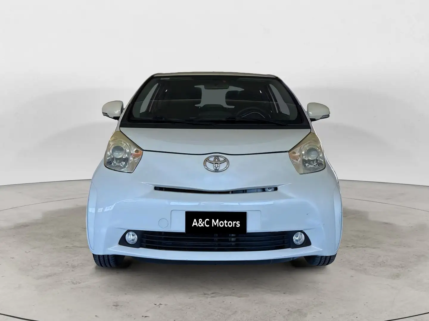 Toyota iQ iQ 1.0 CVT Active Gpl Biały - 2