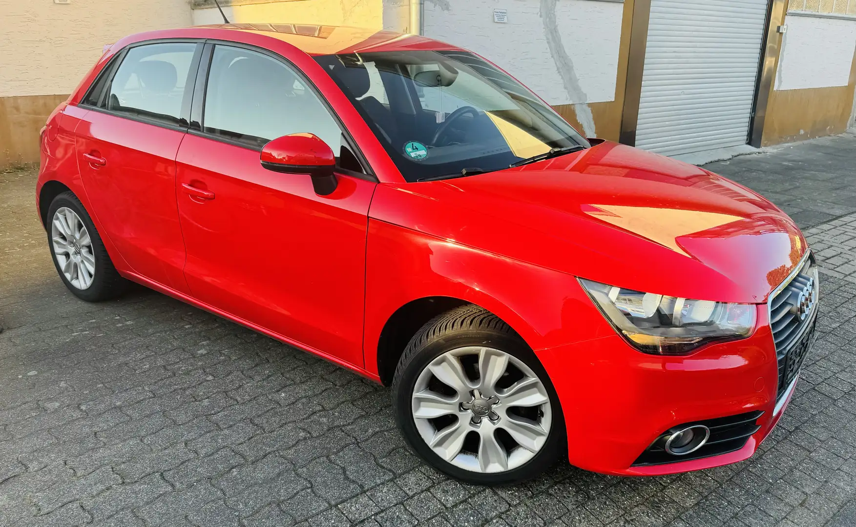 Audi A1 TOP AUTO / AUTOMATIK / 2. Hand Rot - 1