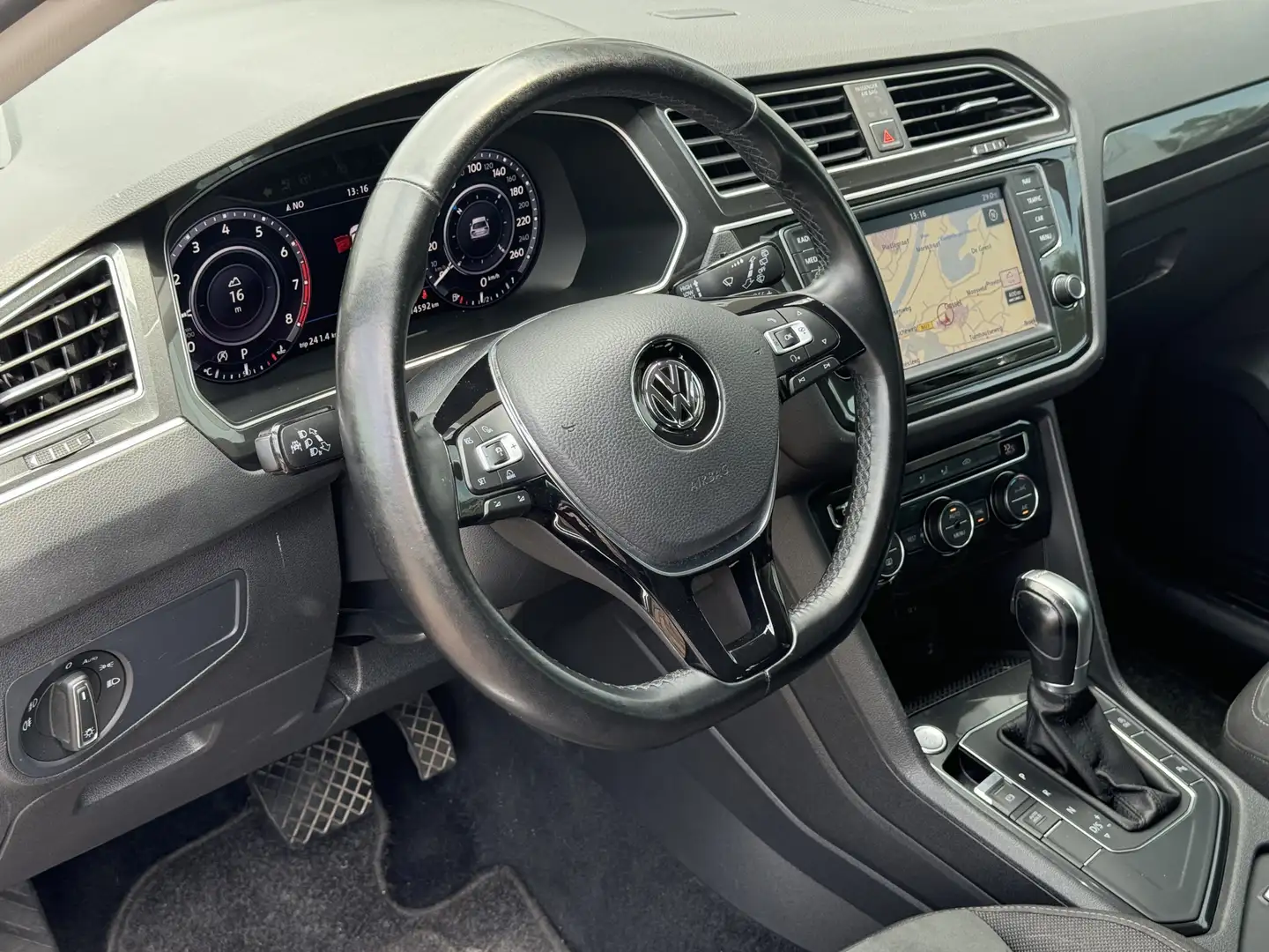 Volkswagen Tiguan 1.4 TSI ACT R-Line | 1ste eigenaar | Keyless | elk Gris - 2