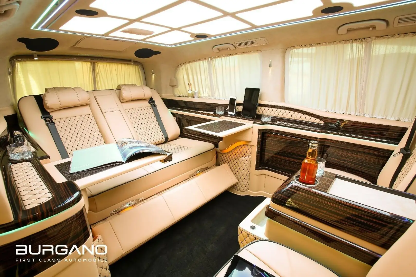 Mercedes-Benz V 300 AMG 4Matic Luxury FIRST CLASS Edition VIP Zwart - 2