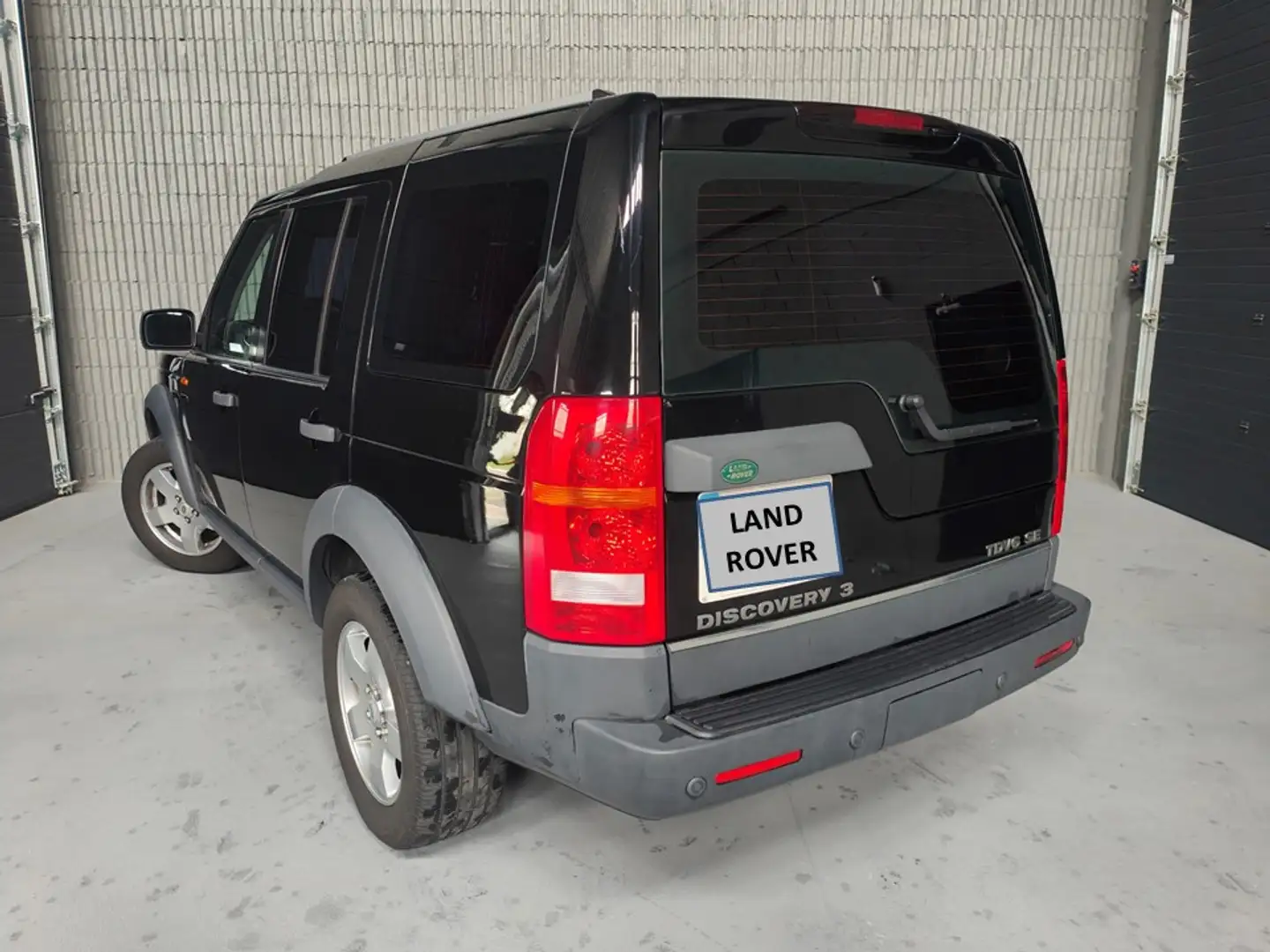 Land Rover Discovery 2.7TDV6 HSE Negro - 2
