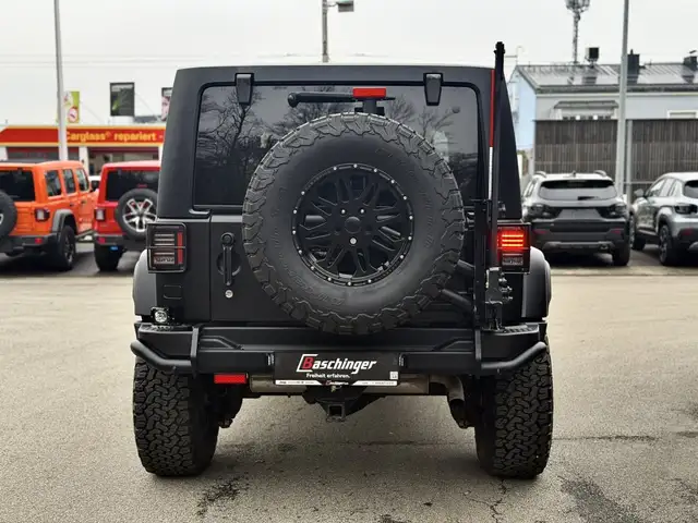 Jeep Wrangler view 13