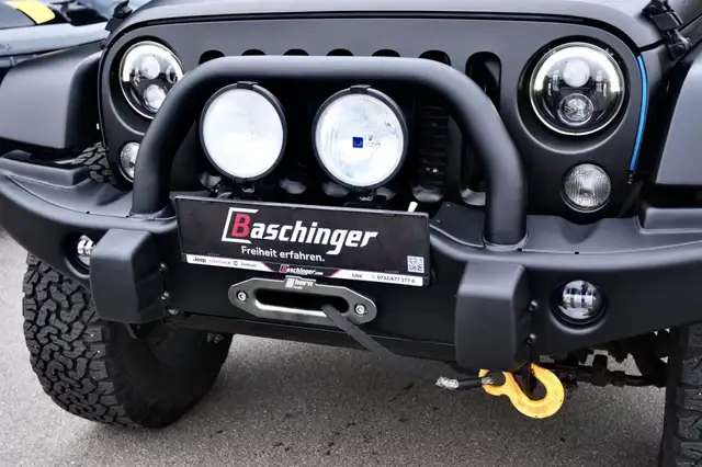 Jeep Wrangler view 3