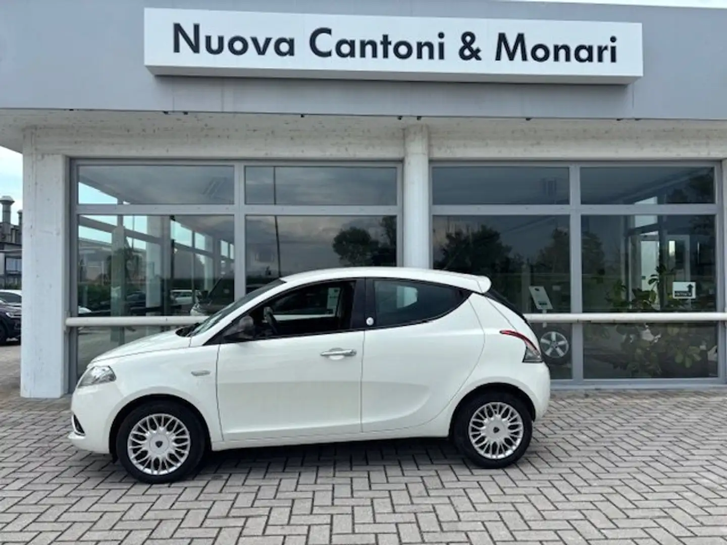 Lancia Ypsilon Ecochic Gpl Bianco - 1